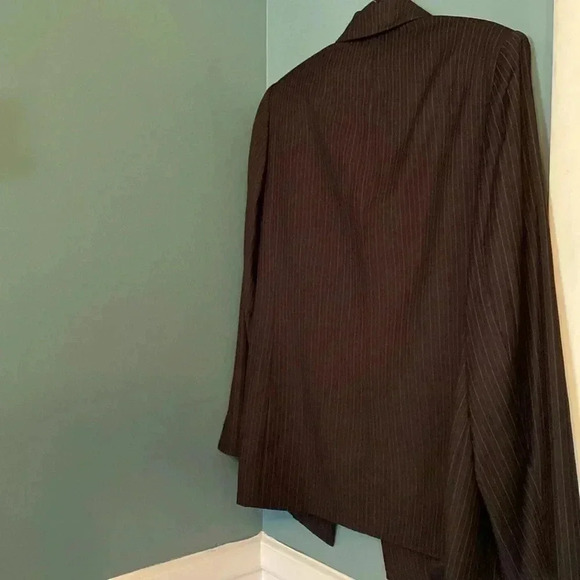 Kasper women’s blazer - black pinstripe (color stripes) size 16W- 3 buttons - Picture 5 of 5